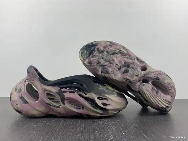 hype IG9562 Foam Adidas Yeezy MX Carbon RNR 0516
